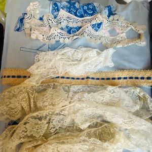 LOT VINTAGE LACE